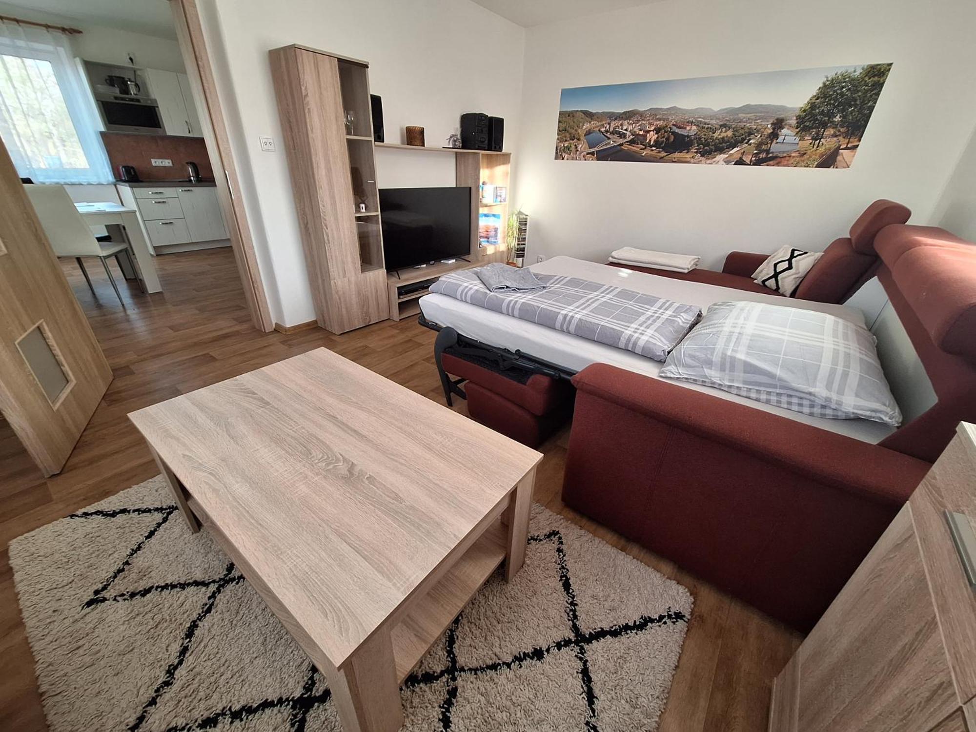 Pod Chlumem - útulný byt v blízkosti centra s terasou a grilem Decin Exteriér fotografie