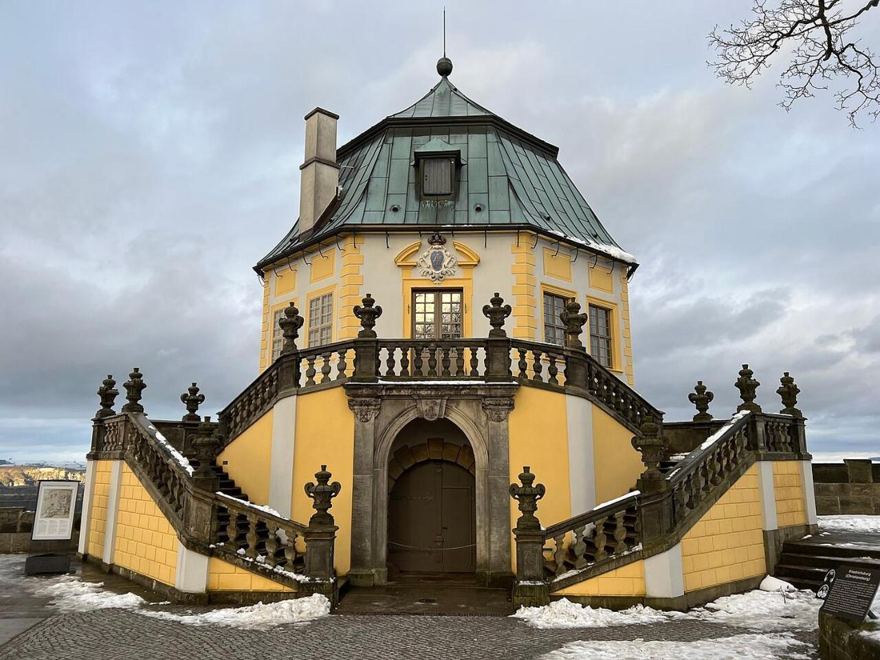 Pod Chlumem - útulný byt v blízkosti centra s terasou a grilem Decin Exteriér fotografie