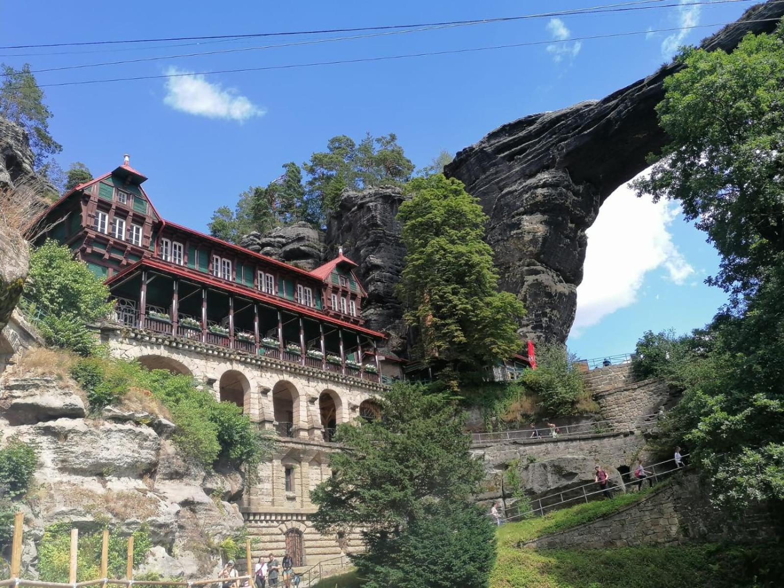 Pod Chlumem - útulný byt v blízkosti centra s terasou a grilem Decin Exteriér fotografie